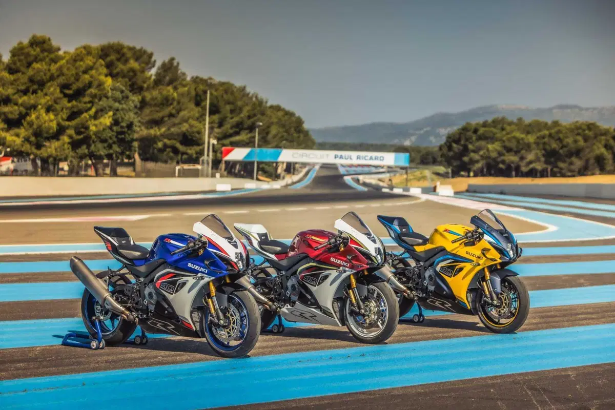 Suzuki GSX-R1000R 2026: ecco svelato il prezzo. Superbike economica?  (9)