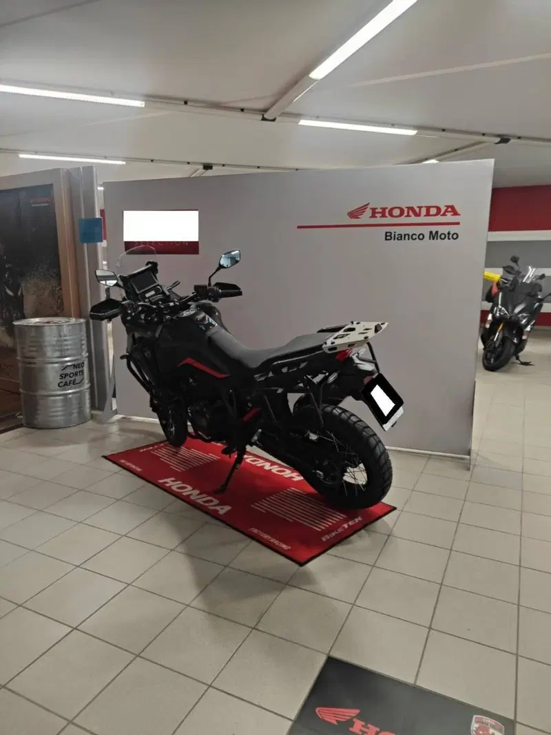 Honda Africa Twin CRF 1100L ES DCT (2024 - 26) (4)
