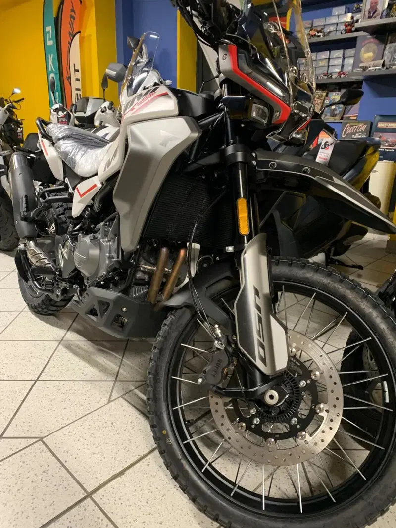 Moto Morini Allthrike 450 (2025 - 26) (3)