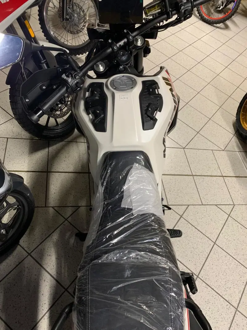 Moto Morini Allthrike 450 (2025 - 26) (4)