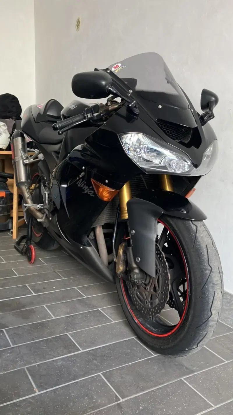 Kawasaki Ninja 1000 ZX-10R (2004 - 05)