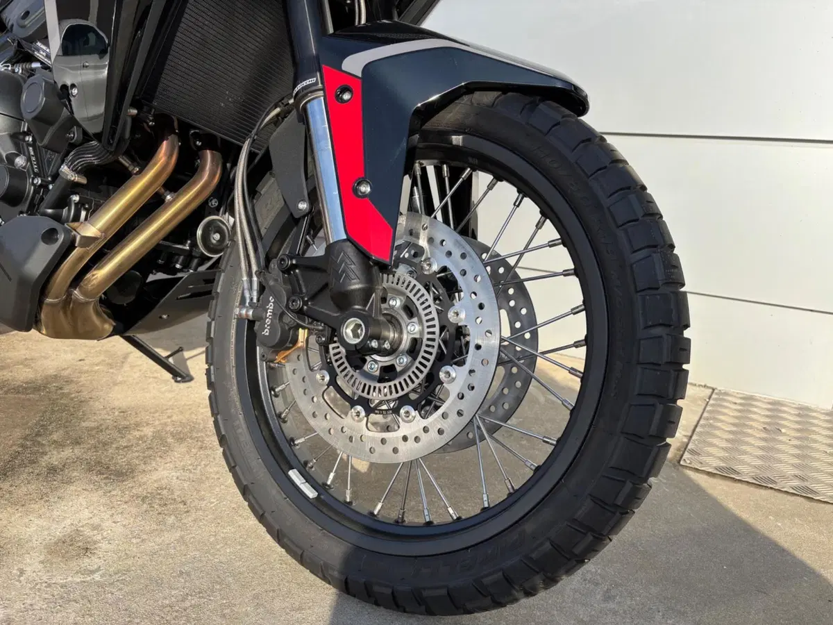Moto Morini X-Cape 700 Alloy Wheels (2025 - 26) (5)