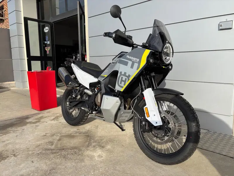Husqvarna Norden 901 (2022 - 26) (2)