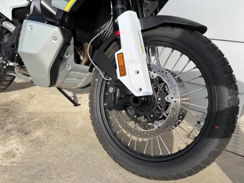Husqvarna Norden 901 (2022 - 26) (3)