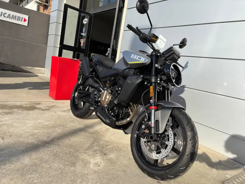 Husqvarna Vitpilen 801 L (2025 - 26) (2)