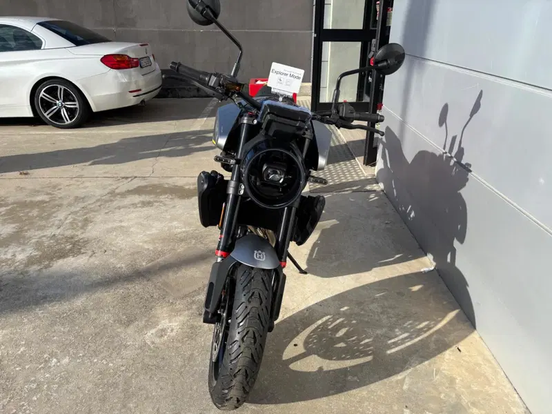 Husqvarna Vitpilen 801 L (2025 - 26) (3)