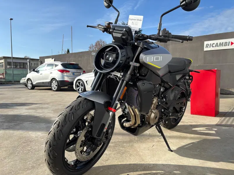 Husqvarna Vitpilen 801 L (2025 - 26) (5)