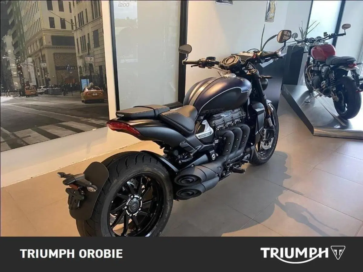 Triumph Rocket 3 Storm R (2024 - 26) (2)