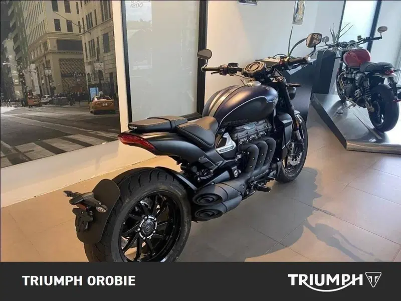 Triumph Rocket 3 Storm R (2024 - 26) (2)