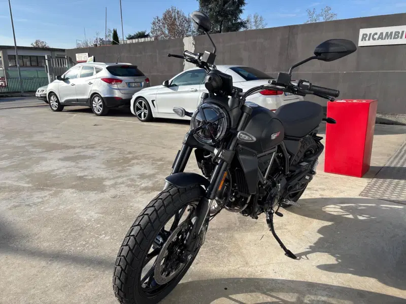 Ducati Scrambler 800 Icon Dark (2025 - 26) (3)