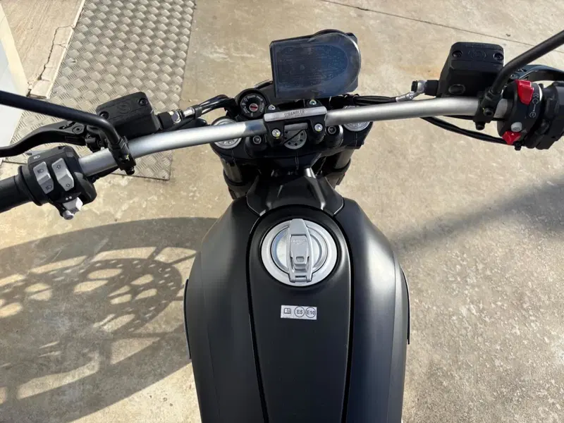 Ducati Scrambler 800 Icon Dark (2025 - 26) (10)