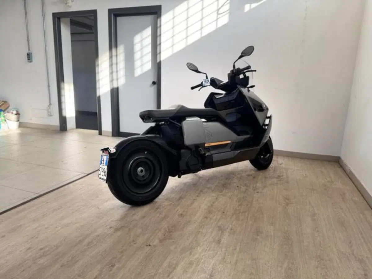 Bmw CE 04 (2021 - 25) (6)