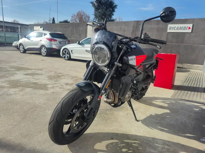 Husqvarna Svartpilen 801 (2024 - 26) (3)