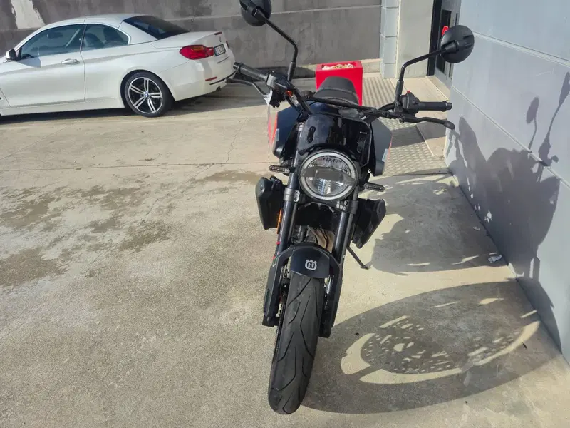 Husqvarna Svartpilen 801 (2024 - 26) (4)