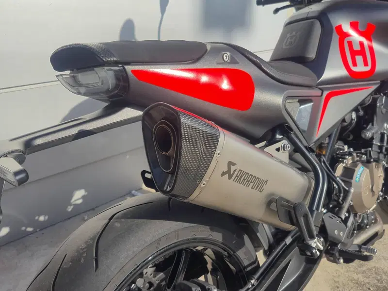 Husqvarna Svartpilen 801 (2024 - 26) (7)