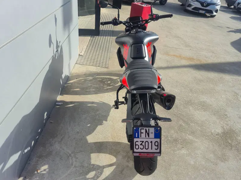 Husqvarna Svartpilen 801 (2024 - 26) (9)