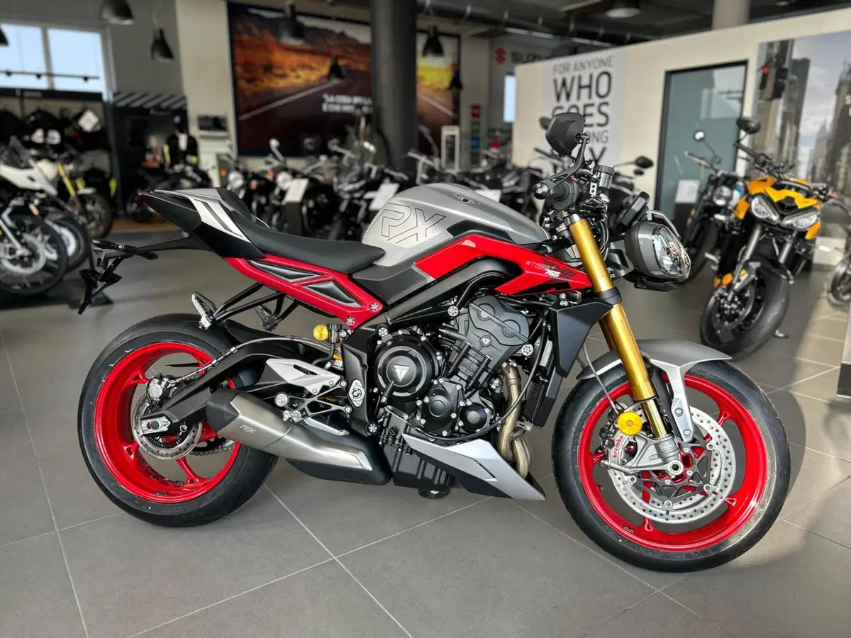 Triumph Street Triple 765 RX (2026)