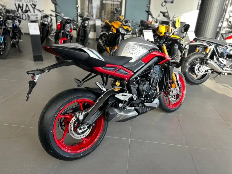 Triumph Street Triple 765 RX (2026) (2)