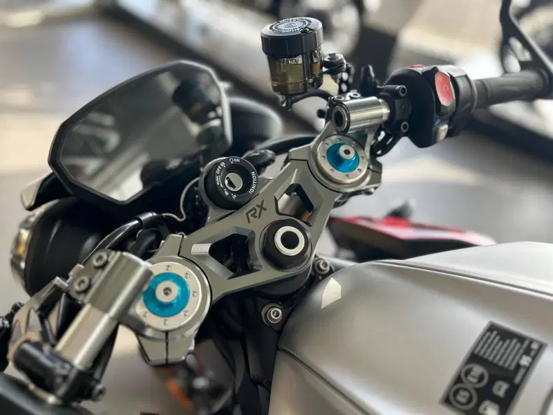 Triumph Street Triple 765 RX (2026) (10)