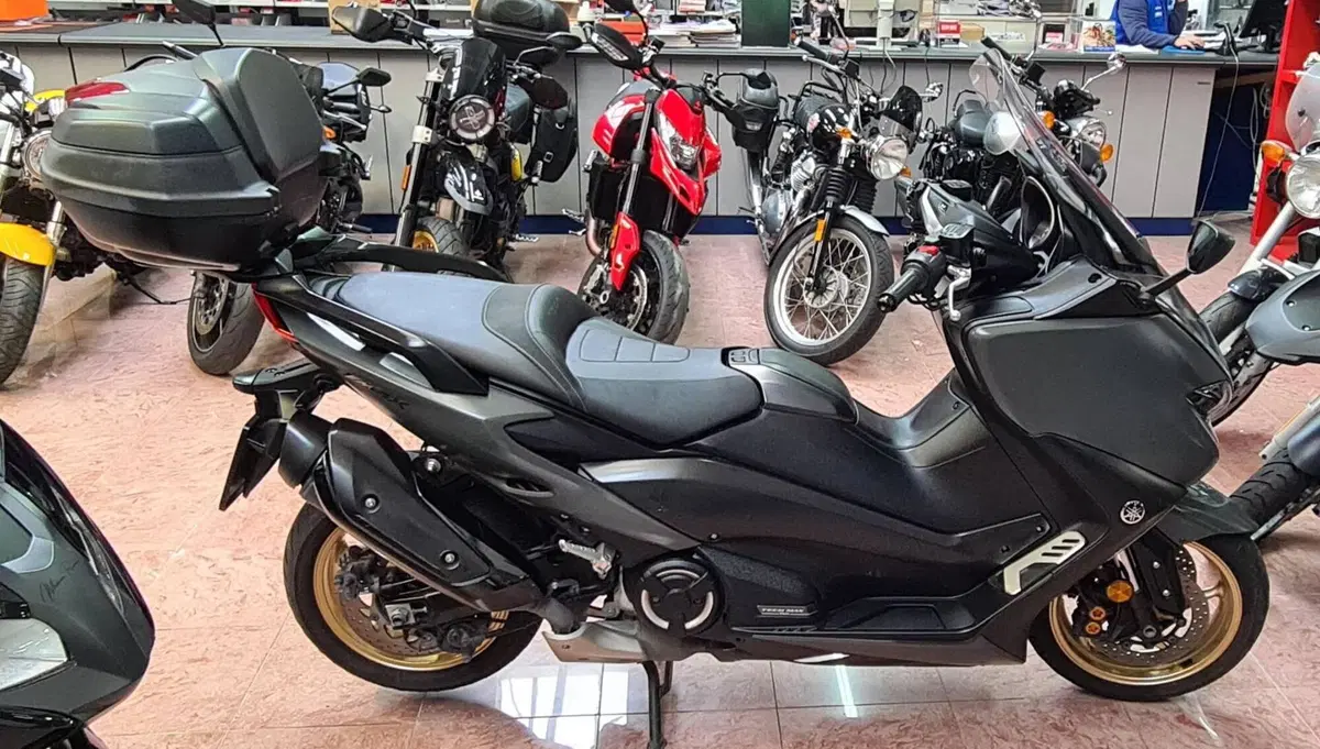 Yamaha T-Max 560 Tech Max (2022 - 24)