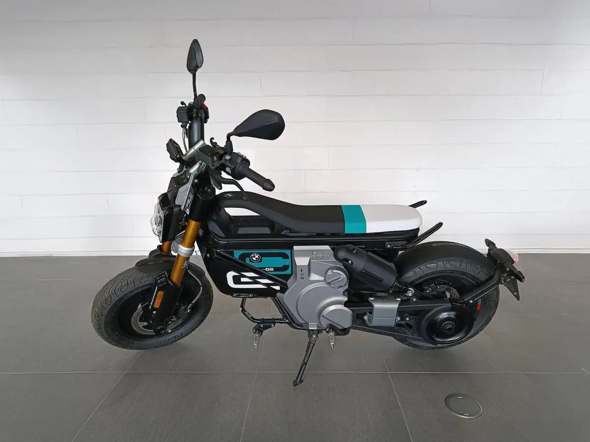 Bmw CE 02 (2024 - 26) (3)