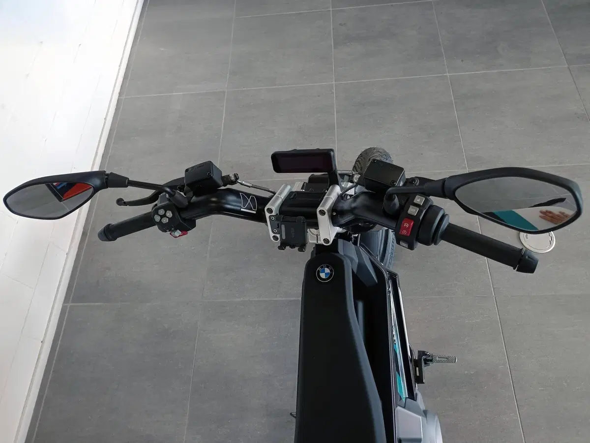 Bmw CE 02 (2024 - 26) (5)