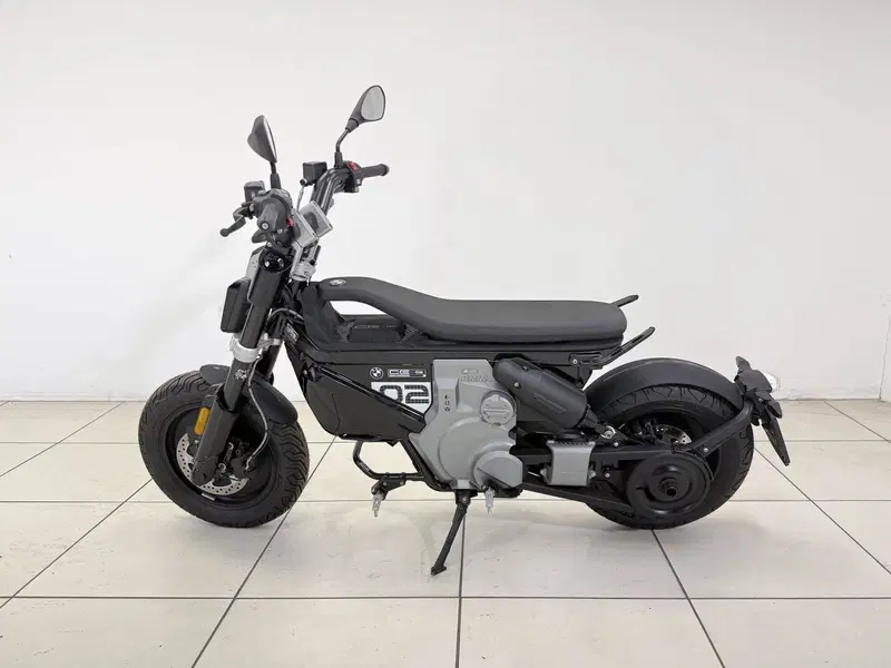 Bmw CE 02 (2024 - 26) (5)