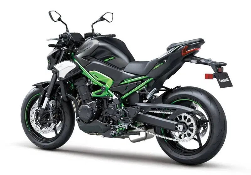 Kawasaki Z 900 (2025 - 26) (5)