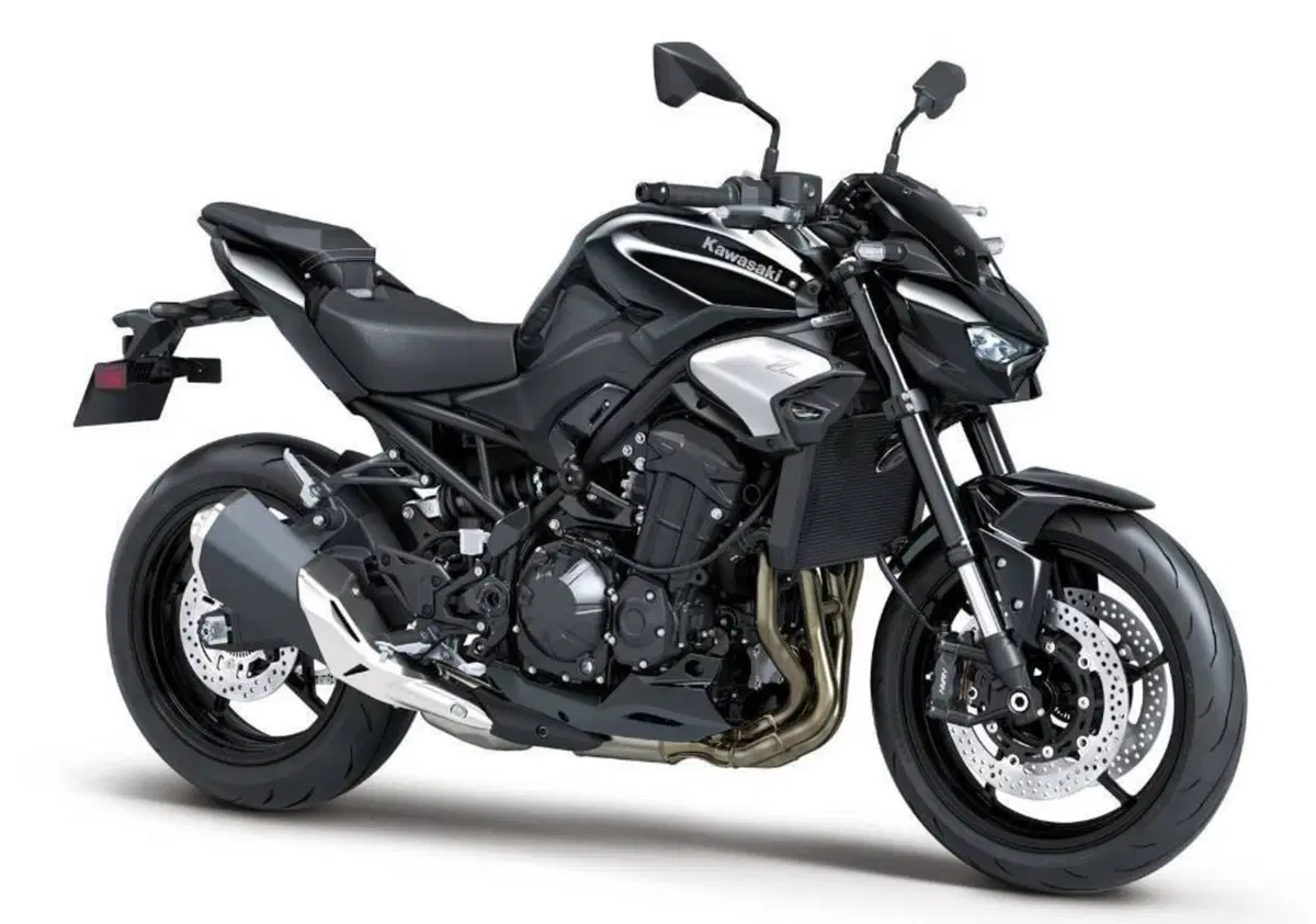 Kawasaki Z 900 (2025 - 26) (9)