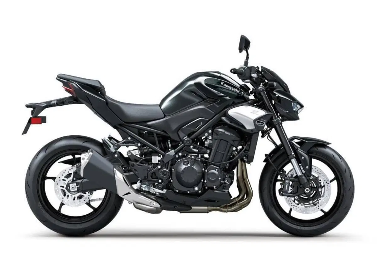Kawasaki Z 900 (2025 - 26) (10)