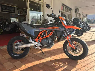 KTM 690 SMC R (2021 - 22) usata