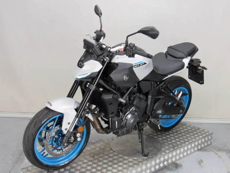 Yamaha MT-07 Y-AMT (2025 - 26) (3)