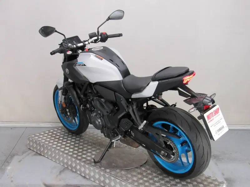 Yamaha MT-07 Y-AMT (2025 - 26) (5)