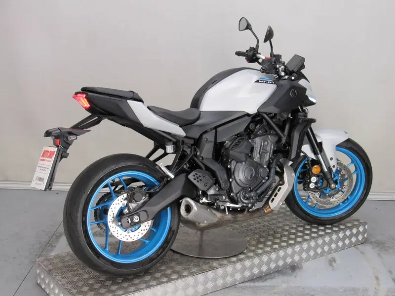 Yamaha MT-07 Y-AMT (2025 - 26) (6)