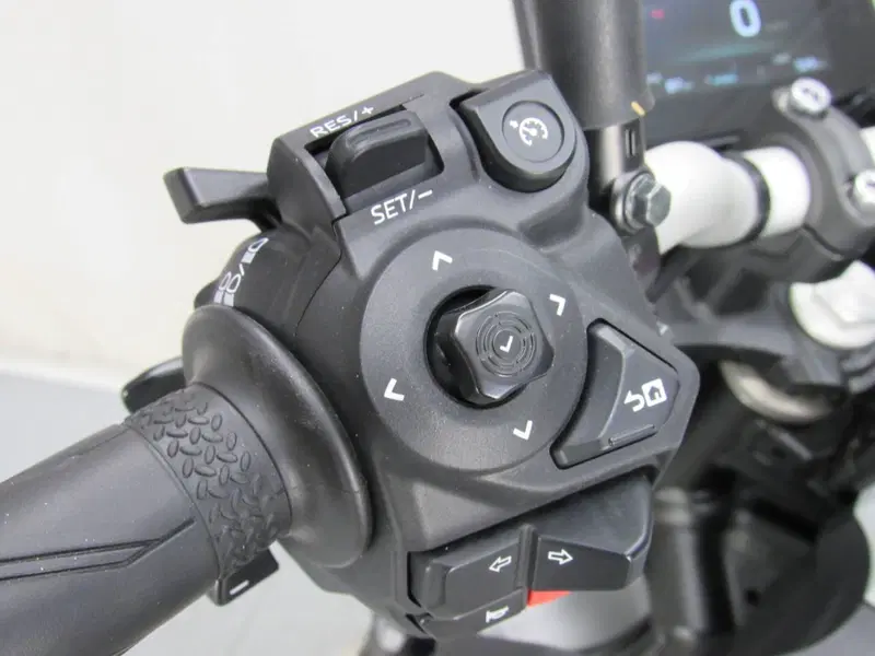 Yamaha MT-07 Y-AMT (2025 - 26) (12)
