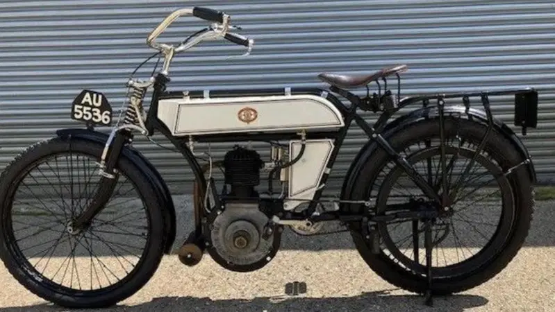  Rubano in un fienile una Riley del 1904!