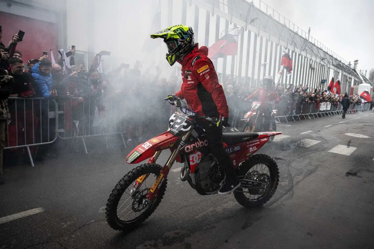 Le MotoGP corrono dentro l'azienda di Borgo Panigale: così Ducati ha festeggiato i suoi campioni (4)