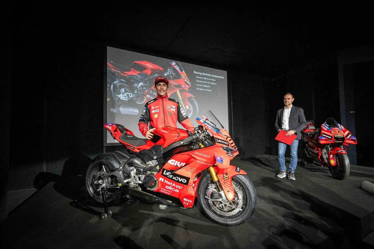 Le MotoGP corrono dentro l'azienda di Borgo Panigale: così Ducati ha festeggiato i suoi campioni (11)