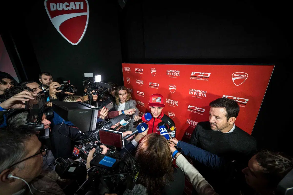 Le MotoGP corrono dentro l'azienda di Borgo Panigale: così Ducati ha festeggiato i suoi campioni (12)