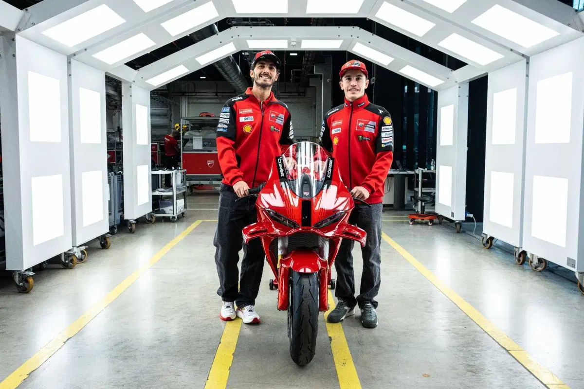 Le MotoGP corrono dentro l'azienda di Borgo Panigale: così Ducati ha festeggiato i suoi campioni (18)