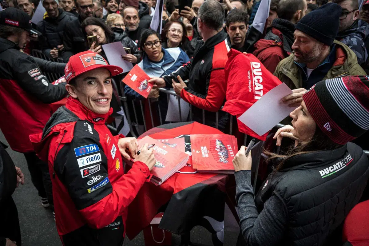 Le MotoGP corrono dentro l'azienda di Borgo Panigale: così Ducati ha festeggiato i suoi campioni (22)