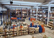 Ordini ricambi moto online? Ecco cosa succede nel magazzino hi-tech di RMS [VIDEO]