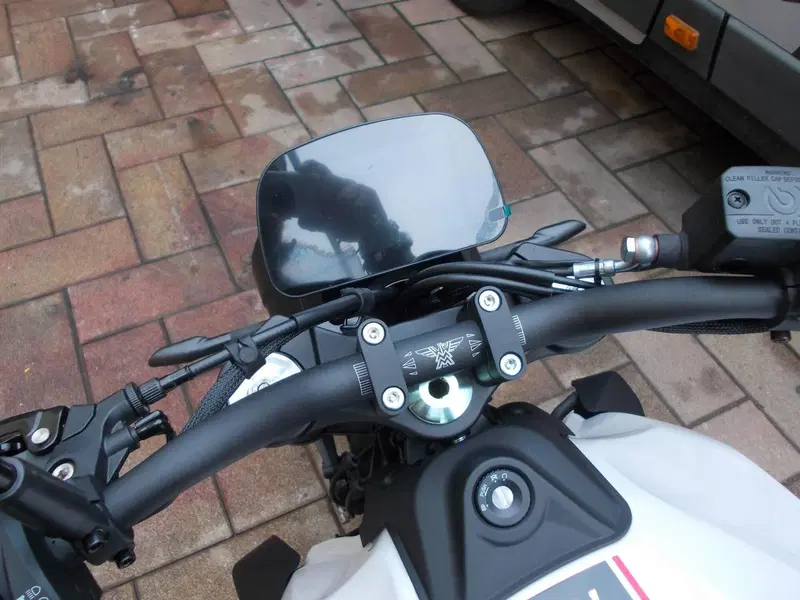 Moto Morini SEIEMMEZZO STR (2022 - 26) (8)