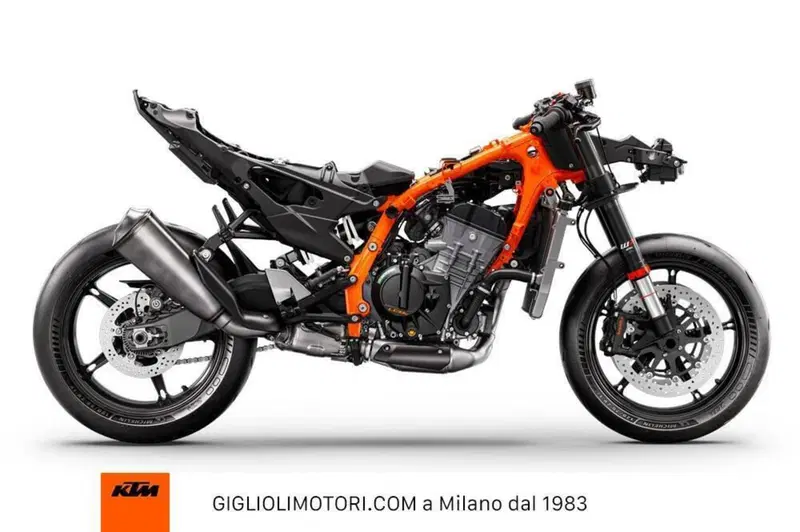 KTM 990 RC R (2026) (17)