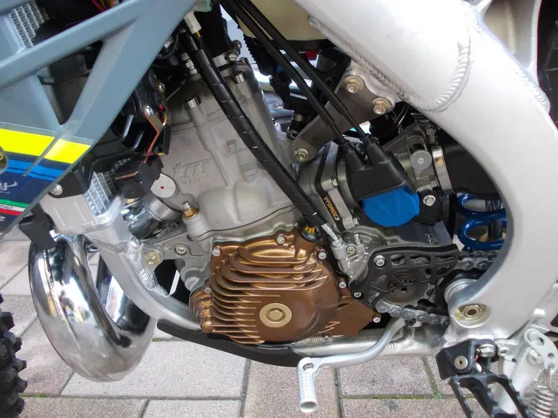 Tm Moto EN 300 Fi ES 2T (2026) (13)