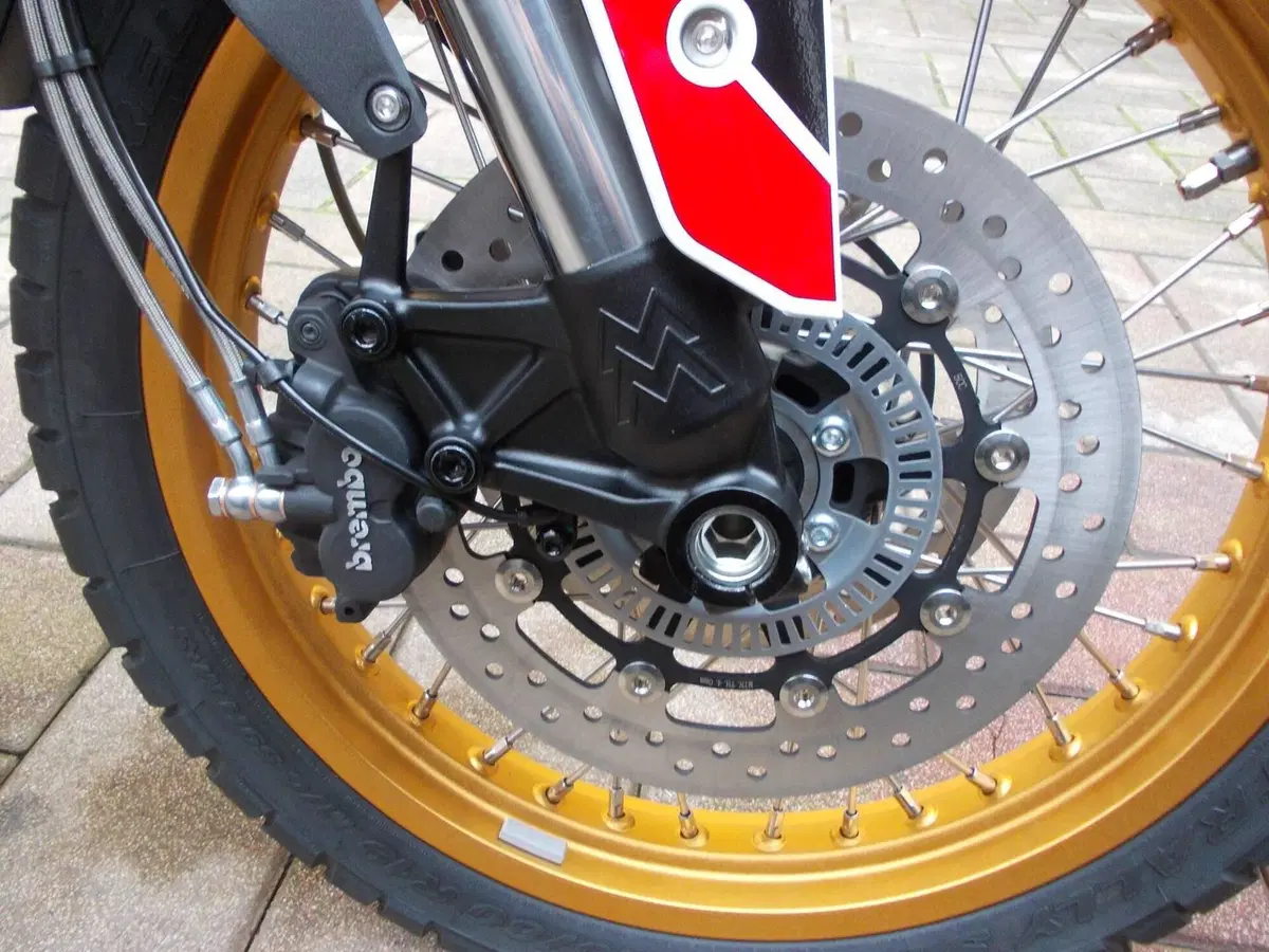 Moto Morini X-Cape 700 Gold Edition (2025 - 26) (6)
