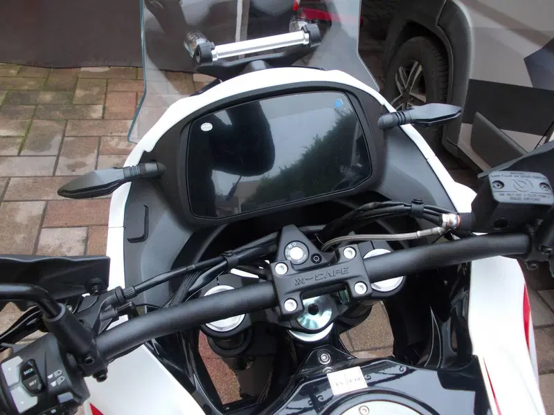 Moto Morini X-Cape 700 Gold Edition (2025 - 26) (9)