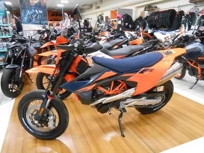 KTM 690 SMC R (2026) nuova