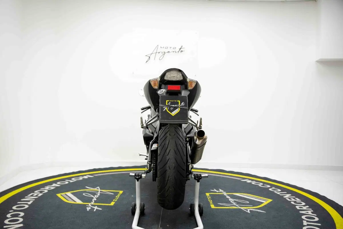 Suzuki GSX-R1000 (2005 - 06) (4)