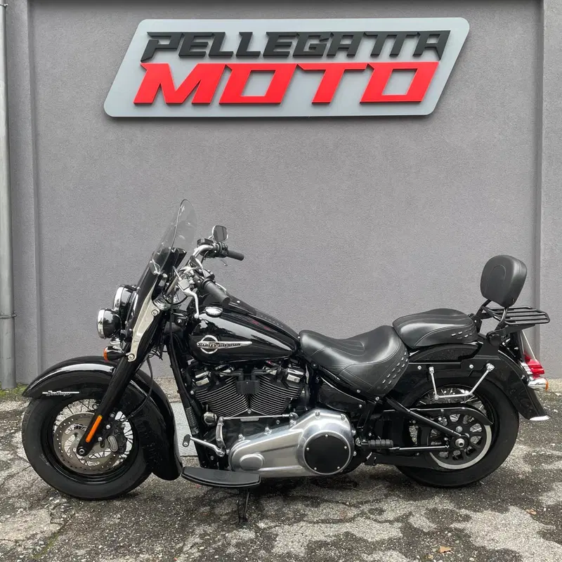Harley-Davidson 114 Heritage Classic (2018 - 20) - FLHCS (3)
